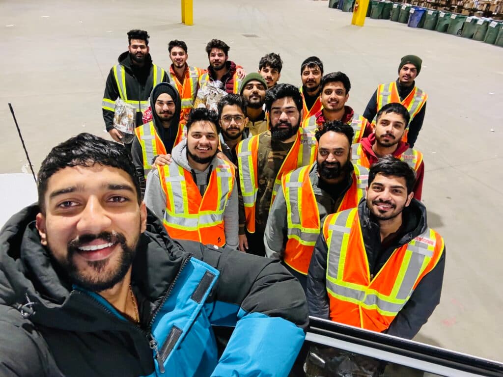 Jaatram Logistics team at the Dragonfly station